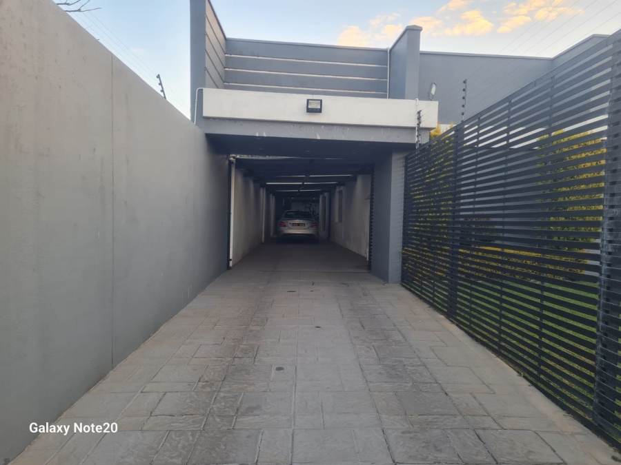 4 Bedroom Property for Sale in Zinniaville North West